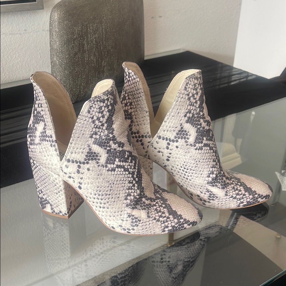 Snakeskin Patterned Women's Ankle Boots
